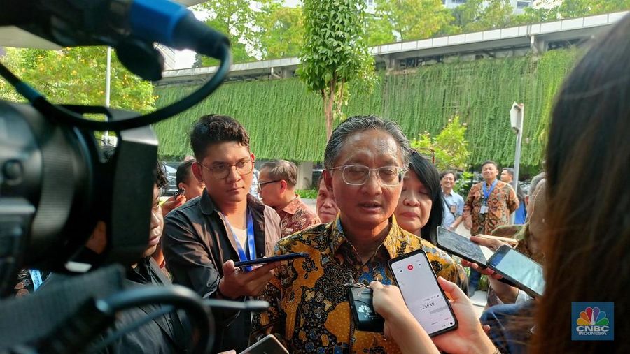 Menteri Pekerjaan Umum Dody Hanggodo usai Rakorbangwil Kementerian PU, Jumat (8/11/2024). (CNBC Indonesia/Ferry Sandi)