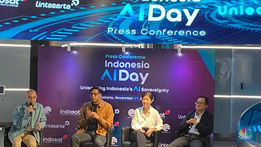 President Director dan CEO Indosat, Vikram Sinha dalam Konferensi Pers, di kantor Indosat, Jakarta, Jumat (8/11/2024). (CNBC Indonesia/Novina Putri Besari)