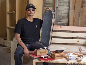 Kacamata Berbahan Papan Skateboard dari Singaraja