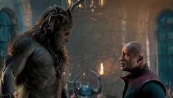 Film Terbaru Dwayne Johnson, Red One Raup Rp 538 M