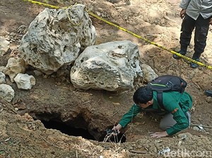 Mengungkap Proses Alami di Balik Lubang Misterius Sungai Kaliasat Blitar