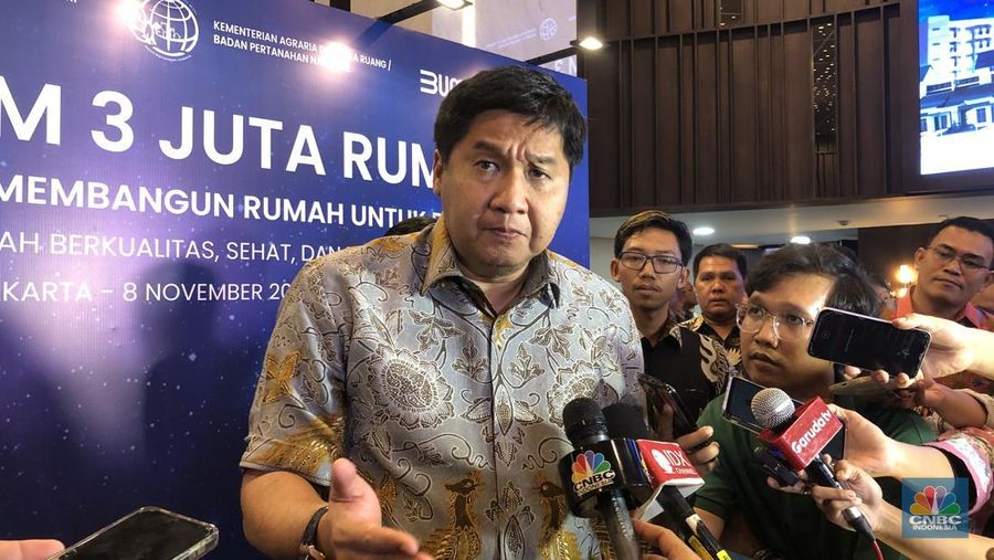 Slide presentasi soal sumber pengadaan lahan tanah dalam Developer Gathering bersama Menteri PKP, Menteri Dalam Negeri, dan Menteri ATR/BPN di Menara BTN, Jakarta, Jumat (8/11/2024).