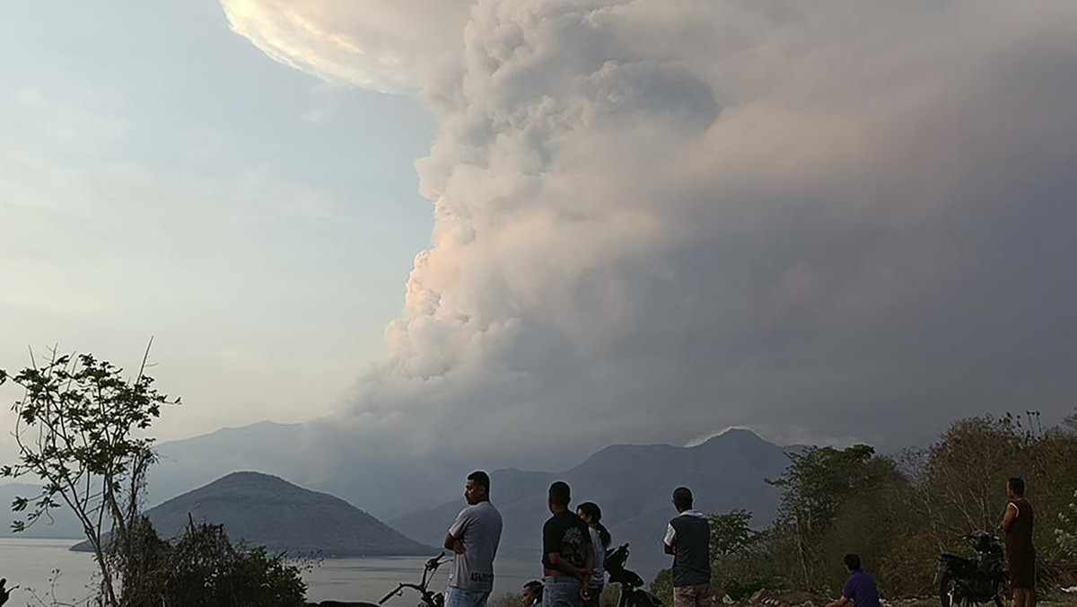 Gunung Rokatenda dan Lokon, Siap Mengguncang! Kenaikan Status Siaga!