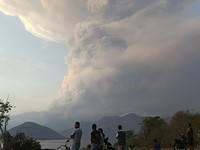 Tak Cuma Lewotobi, Gunung Rokatenda & Lokon Statusnya Naik!