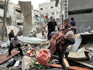 Israel Terus Gempur Gaza, Korban Tewas Kini Tembus 43.500 Orang