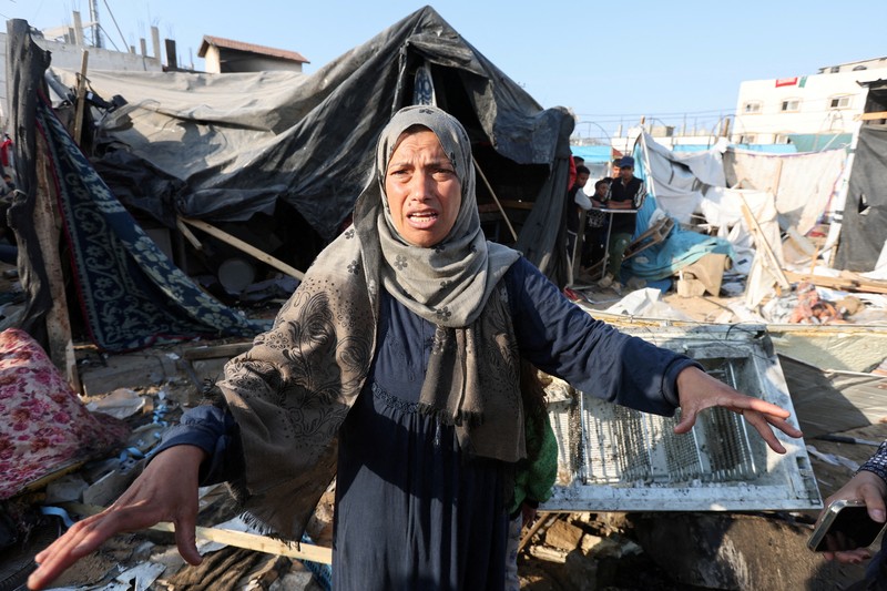 Warga Israel melihat Gaza utara dari sudut pandang dekat perbatasan, di tengah konflik yang sedang berlangsung di Gaza antara Israel dan Hamas, seperti yang terlihat dari Israel, 9 November 2024. Warga Israel melihat Gaza utara dari sudut pandang dekat perbatasan, di tengah konflik yang sedang berlangsung di Gaza antara Israel dan Hamas, seperti yang terlihat dari Israel, 9 November 2024. (REUTERS/Amir Cohen)