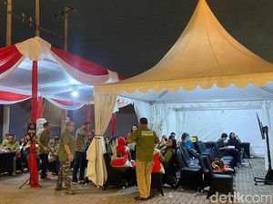 Jelang Debat Kedua Pilgub Jateng, Pendukung Paslon Mulai Padati MAC Semarang