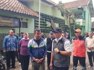 Bey Tinjau Kondisi Cimahi yang Porak-poranda Diterjang Hujan-Angin
