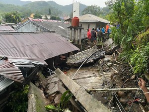 Tembok Penahan Tanah di Puncak Ambruk, Aliran Air Bersih Terganggu