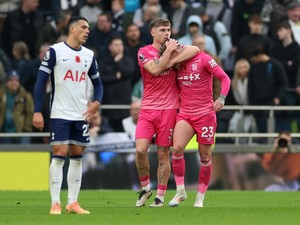 Tottenham Hotspur Vs Ipswich Town: Lilywhites Dibekuk Tractor Boys