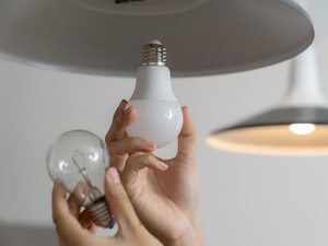 3 Warna Lampu yang Paling Cocok untuk Ruangan Rumah, Bikin Nyaman & Estetik!
