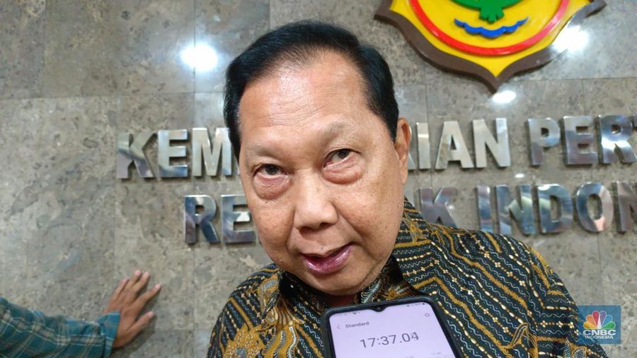 Direktur Eksekutif Asosiasi Industri Pengolahan Susu (AIPS) Sonny Effendhi saat ditemui wartawan di Kantor Kementan, Jakarta, Senin (11/11/2024). (CNBC Indonesia/Martyasari Rizky)