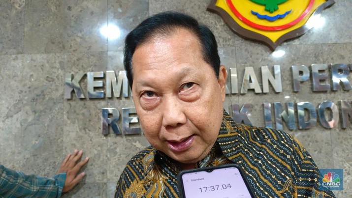 Direktur Eksekutif Asosiasi Industri Pengolahan Susu (AIPS) Sonny Effendhi saat ditemui wartawan di Kantor Kementan, Jakarta, Senin (11/11/2024). (CNBC Indonesia/Martyasari Rizky)