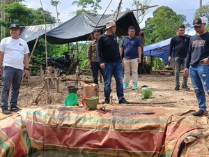 Polisi Bongkar 20 Sumur Minyak Ilegal di Hutan Perbatasan Jambi-Sumsel
