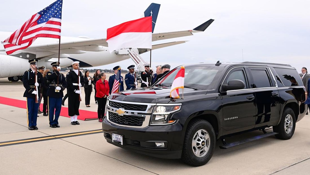 Momen Bersejarah: Prabowo Mendarat di AS, Bertemu Biden dan Trump!
