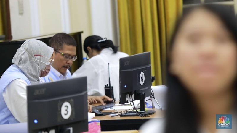 Suasana posko pengaduan masyarakat yang diberi nama Lapor Mas Wapres di Istana Wapres, Jakarta, Senin, (11/11/2024). Suasana posko pengaduan masyarakat yang diberi nama Lapor Mas Wapres di Istana Wapres, Jakarta, Senin, (11/11/2024). (CNBC Indonesia/Muhammad Sabki)