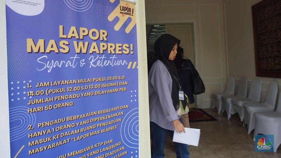 Suasana posko pengaduan masyarakat yang diberi nama Lapor Mas Wapres di Istana Wapres, Jakarta, Senin, (11/11/2024). (CNBC Indonesia/Muhammad Sabki)
