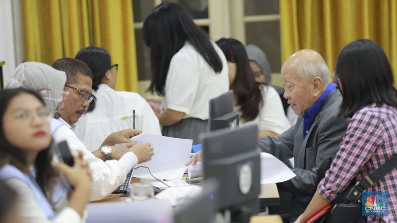 Suasana posko pengaduan masyarakat yang diberi nama Lapor Mas Wapres di Istana Wapres, Jakarta, Senin, (11/11/2024). Suasana posko pengaduan masyarakat yang diberi nama Lapor Mas Wapres di Istana Wapres, Jakarta, Senin, (11/11/2024). (CNBC Indonesia/Muhammad Sabki)