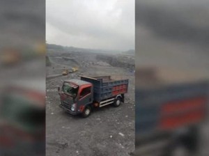 Detik-detik Truk Tambang Pasir Kabur Saat Banjir Lahar Dingin Semeru