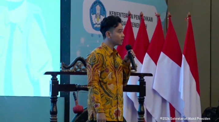 Wakil Presiden (Wapres) Gibran Rakabuming Raka memberikan sambutan dalam Rakor Evaluasi Kebijakan Pendidikan Dasar dan Menengah, Jakarta, Senin (11/11/2024). (Tangkapan Layar Youtube Wakil Presiden Republik Indonesia)