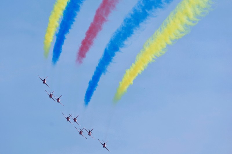 China menggelar acara pameran alutsista militer bernama Airshow China 2024 di Kota Zhuhai pada Selasa (12/11) siang waktu setempat. (REUTERS/Tingshu Wang) China menggelar acara pameran alutsista militer bernama Airshow China 2024 di Kota Zhuhai pada Selasa (12/11) siang waktu setempat. (REUTERS/Tingshu Wang)