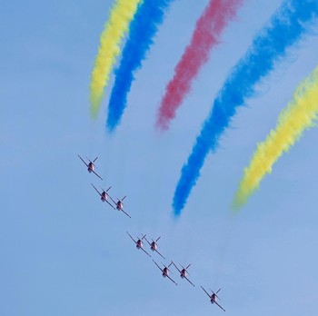 China Pamer Jet Tempur Besar-besaran, Ada Apa?
