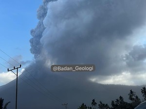 Gunung Lewotobi Laki-laki Meletus Lagi Siang Ini, Tinggi Kolom Abu 9 Km