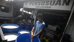 Industri Wajib Serap Susu Sapi Lokal!