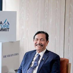 Luhut Geram, Rakyat RI Hanya Terima Separuh dari Bansos Rp500 Triliun