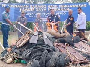 PSDKP Musnahkan Alat Tangkap Ikan Mini Trawl yang Disita dari Nelayan