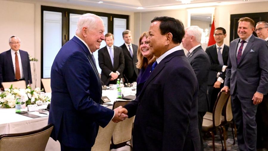 Presiden Prabowo Subianto menemui perusahaan besar asal Amerika Serikat yang juga berinvestasi lama di Indonesia, di Hotel Four Season, Washington DC, Amerika Serikat, Senin (11/11/2024) waktu setempat. (Dok. Biropers)