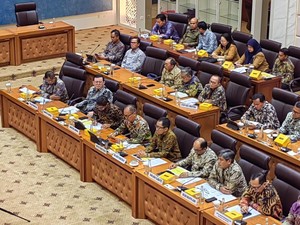 DPR Cecar Menperin soal Nasib 10 Ribu Karyawan Sritex yang Diputus Pailit