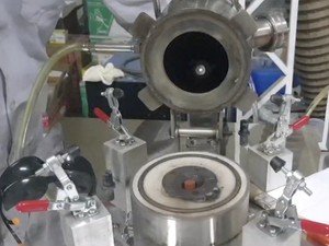 Hanya 2 Menit Ubah Tanah Menjadi Logam di Lab ITB