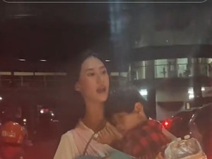 Viral Pengamen Cantik Bikin Salfok saat Macet, Dikira Eksperimen Sosial
