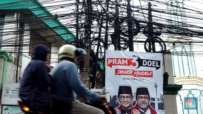 Penampakan Kabel Semrawut di Jakarta, 2025 Bakal Ditanam ke Perut Bumi