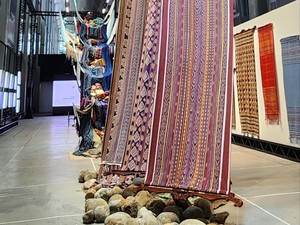 Desainer Merdi Sihombing Gelar Pameran di Munas, Rayakan 25 Tahun Berkarya