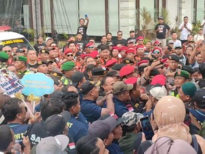 Viral Kericuhan Antarpendukung Paslon Saat Debat Terakhir Pilkada Kudus