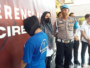Selebgram Wanita di Cirebon Ditangkap Polisi gegara Judi Online