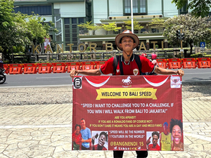 Rahasia Pria Tempuh 45 Hari Jalan Kaki Bali-Jakarta, Minum Sumbagold