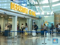 135 Penerbangan Bandara Ngurah Rai Batal Imbas Erupsi Lewotobi