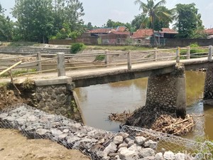 Kretek Modran Klaten Akan Dibongkar, Diganti Jadi Jembatan Gantung