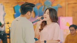Lirik Lagu Nresnani yang Dinyanyikan Dinda Teratu feat Delva, Trending!