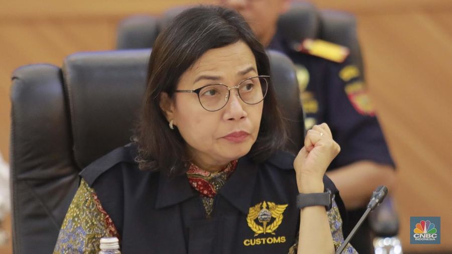 Menteri Keuangan Sri Mulyani Indrawati, dalam Konferensi Pers Hasil Penindakan Desk Pencegahan dan Pemberantasan Penyelundupan di Bidang Kepabeanan dan Cukai Dalam Mendukung Program Asta Cita Presiden Republik Indonesia di Kantor Pusat Direktorat Jenderal Bea Cukai (DJBC) Kemenkeu, Jakarta, Kamis (14/11/2024). (CNBC Indonesia/Muhammad Sabki)