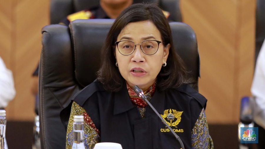 Menteri Keuangan Sri Mulyani Indrawati, dalam Konferensi Pers Hasil Penindakan Desk Pencegahan dan Pemberantasan Penyelundupan di Bidang Kepabeanan dan Cukai Dalam Mendukung Program Asta Cita Presiden Republik Indonesia di Kantor Pusat Direktorat Jenderal Bea Cukai (DJBC) Kemenkeu, Jakarta, Kamis (14/11/2024). (CNBC Indonesia/Muhammad Sabki)