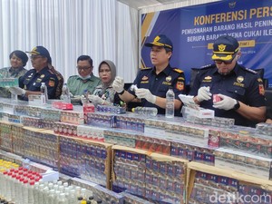 10 Juta Batang Rokok Ilegal dan Alkohol Senilai Rp 13,07 M Dimusnahkan