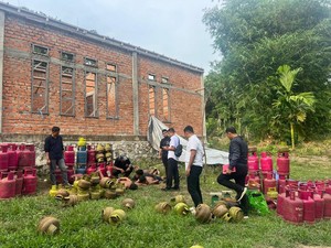 Polisi Gerebek Gudang LPG Oplosan di Jambi, 3 Pelaku Diringkus