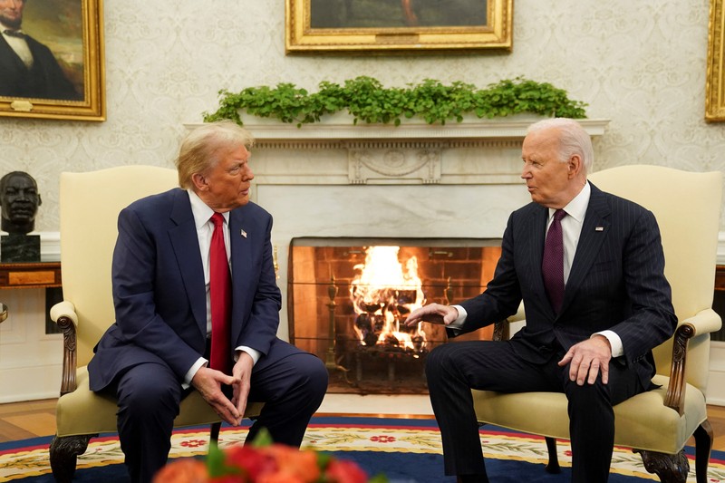 Presiden Joe Biden bertemu dengan Presiden terpilih Donald Trump di Ruang Oval Gedung Putih, Rabu, 13 November 2024, di Washington. Presiden Joe Biden bertemu dengan Presiden terpilih Donald Trump di Ruang Oval Gedung Putih, Rabu, 13 November 2024, di Washington. (AP Photo/Evan Vucci)