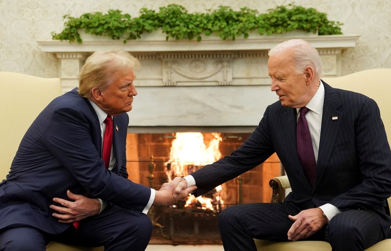 Presiden Joe Biden bertemu dengan Presiden terpilih Donald Trump di Ruang Oval Gedung Putih, Rabu, 13 November 2024, di Washington. Presiden Joe Biden bertemu dengan Presiden terpilih Donald Trump di Ruang Oval Gedung Putih, Rabu, 13 November 2024, di Washington. (AP Photo/Evan Vucci)