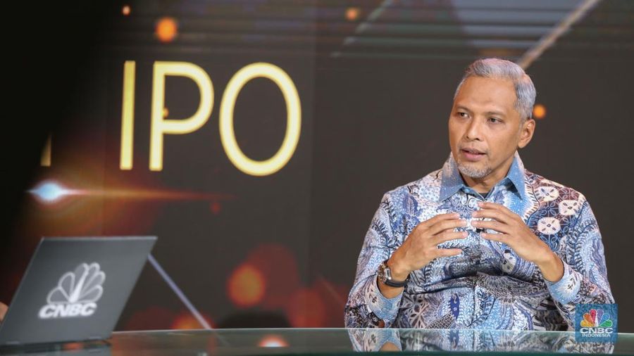 Presiden Direktur PT Citra Nusantara Gemilang Tbk (CGAS), Andika Purwonugroho memberikan pemaparan dalam Road To CNBC Indonesia Awards 2024 di Studio CNBC Indonesia, Jakarta, Kamis (14/11/2024). (CNBC Indonesia/Tias Budiarto)
