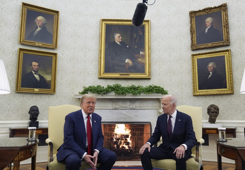 Presiden Joe Biden bertemu dengan Presiden terpilih Donald Trump di Ruang Oval Gedung Putih, Rabu, 13 November 2024, di Washington. Presiden Joe Biden bertemu dengan Presiden terpilih Donald Trump di Ruang Oval Gedung Putih, Rabu, 13 November 2024, di Washington. (AP Photo/Evan Vucci)